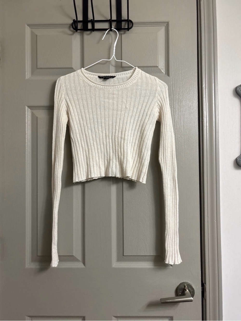 American Eagle Outfitters Ribbed Cropped Long-Sleeve Sweater - Cream